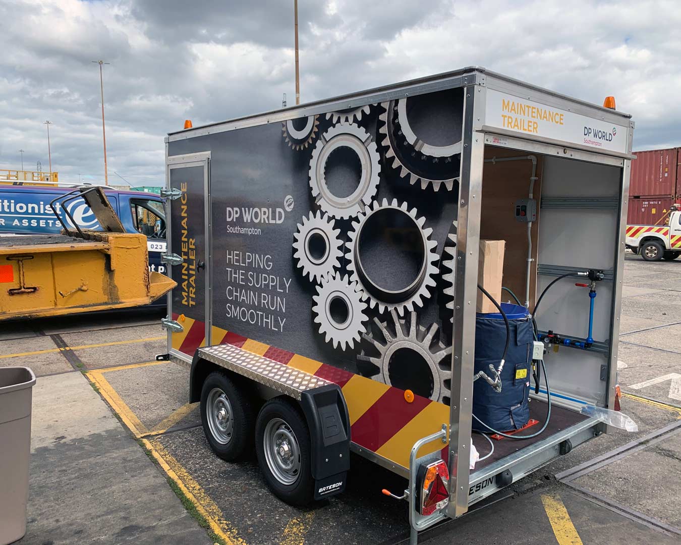 Maintenance trailer wrap for DP World Southampton