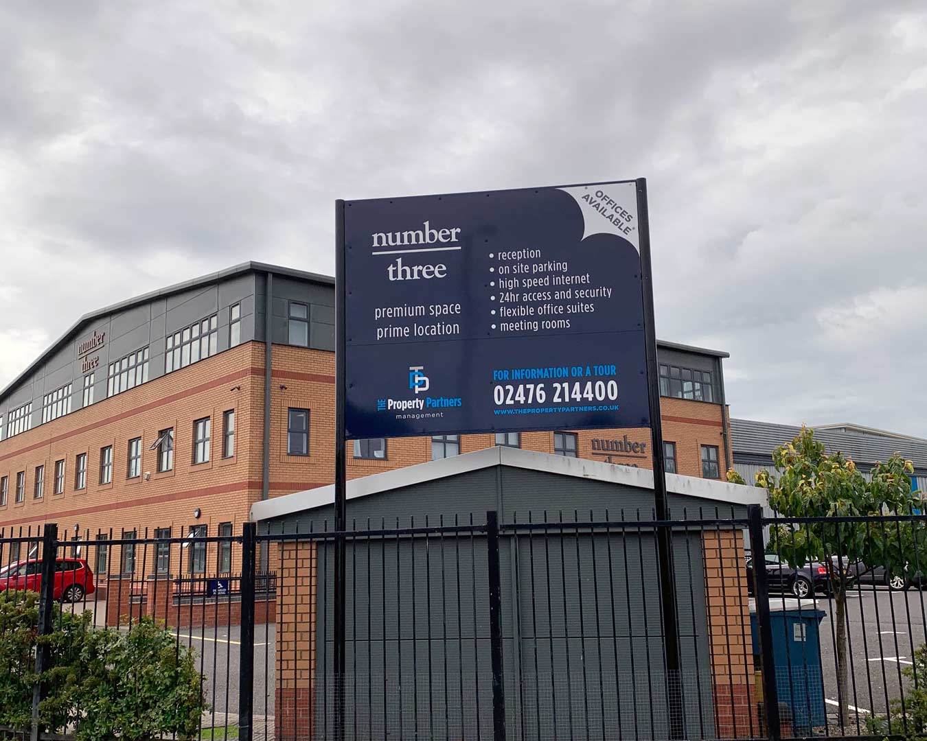 Large printed panel on aluminium composite panel